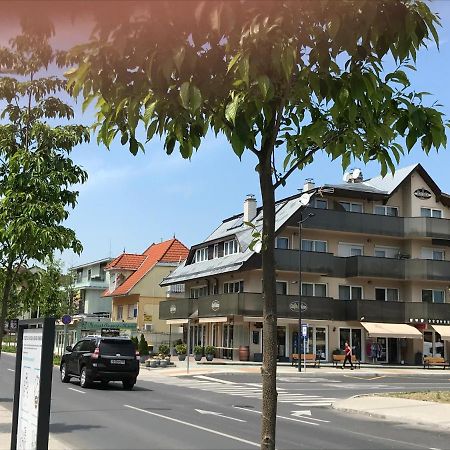 Relax Apartmenthouse Хевіз Екстер'єр фото